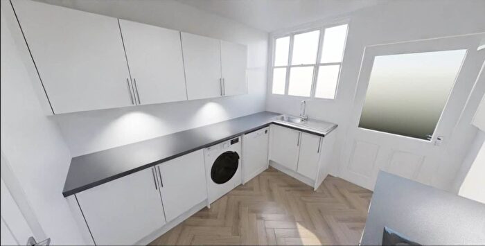 3 Bedroom Semi-Detached House To Rent In Stamfordham Grove, Garston, L19