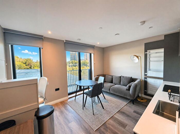 1 Bedroom Apartment To Rent In Springwell Gardens, Whitehall Road, Leeds City Centre, LS12