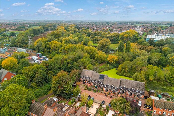 4 Bedroom End Of Terrace House For Sale In Marina Court, Bedford, Bedfordshire, MK42