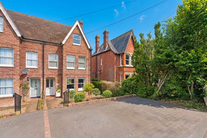 4 Bedroom Semi-Detached House For Sale In Island Road, Sturry, Canterbury, CT2