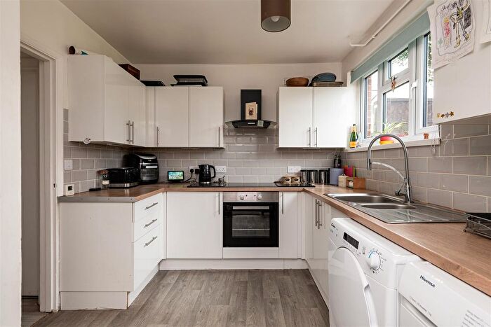 3 Bedroom Semi-Detached House For Sale In St. Davids Crescent, Gravesend, DA12