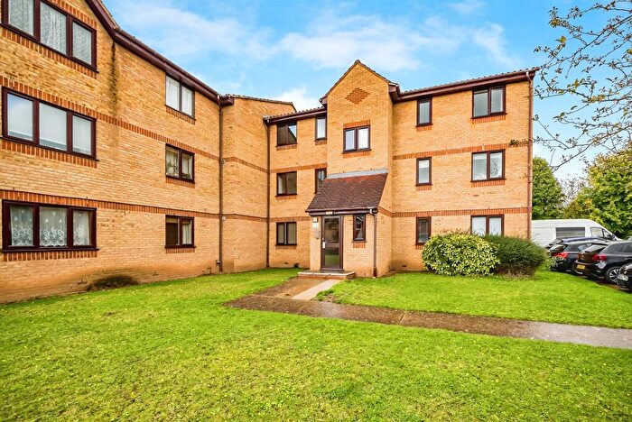 1 Bedroom Apartment To Rent In Lowestoft Drive, Slough, SL1