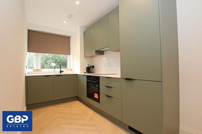 1 Bedroom Flat To Rent In South Street, Romford, RM1