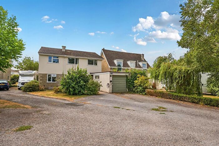 4 Bedroom Detached House For Sale In Westlake Place, Sutton Benger, Chippenham, SN15