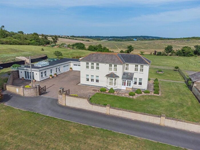 6 Bedroom Detached House For Sale In Clement Street (Hextable), Swanley, Kent, BR8