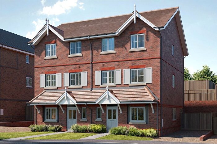 3 Bedroom Semi-Detached House For Sale In London Road, Ascot, RG12