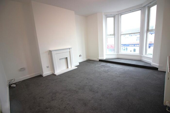 2 Bedroom Flat To Rent In Middle Flat Bed, PR8