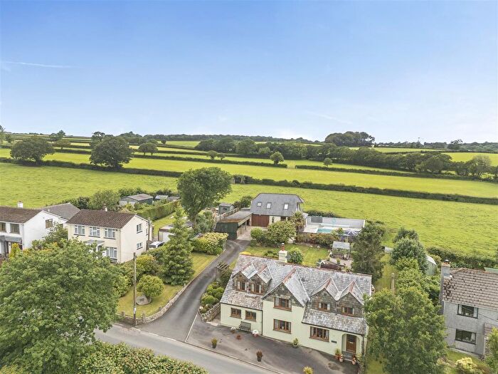 5 Bedroom Detached House For Sale In House, Annexe Amp; Pool, Slipperhill Launceston, PL15