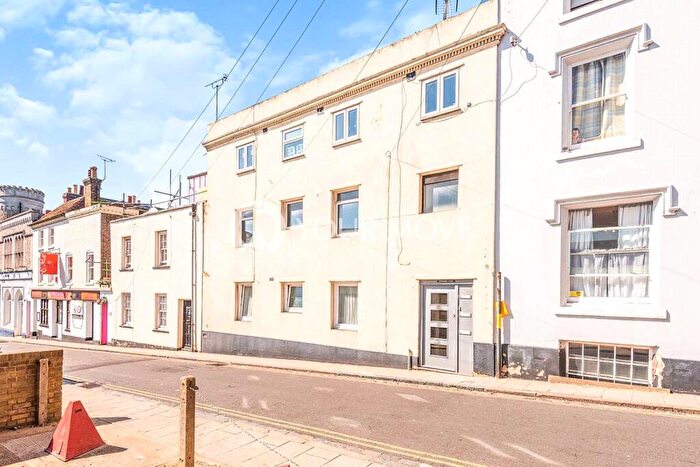 1 Bedroom Flat For Sale In Effingham Street, Ramsgate, Kent, CT11