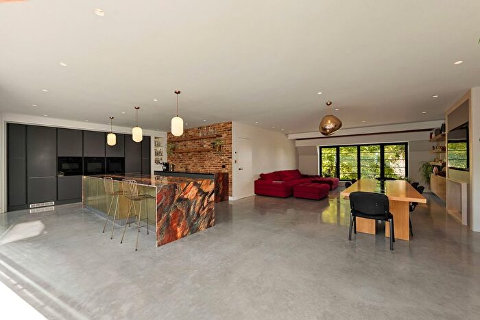 7 Bedroom Detached House For Sale In Oakwood Avenue, Purley, CR8