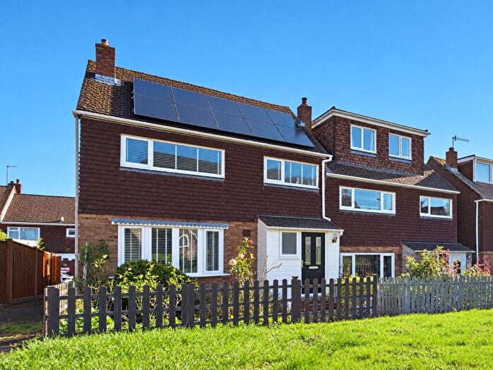 3 Bedroom Semi-Detached House For Sale In Sherley Green, Bursledon, Southampton, SO31