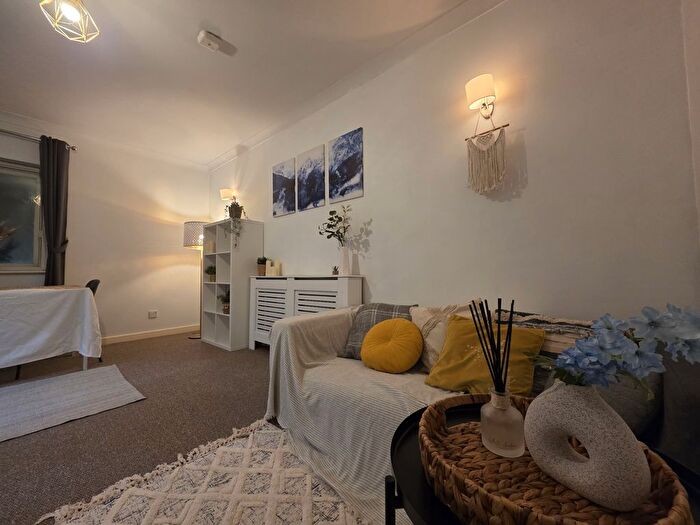 1 Bedroom Flat To Rent In Barnby Street, London, E15