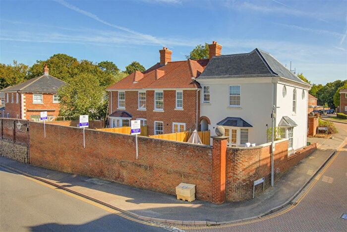 2 Bedroom Terraced House For Sale In Mellinges Close, West Malling, ME19