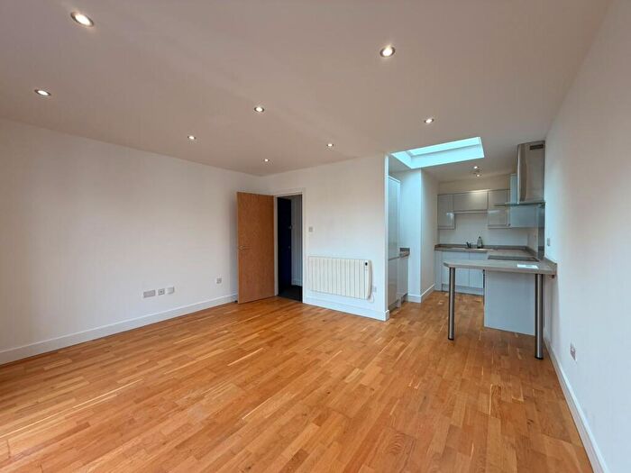 1 Bedroom Flat To Rent In Addington Road, Croydon, CR2