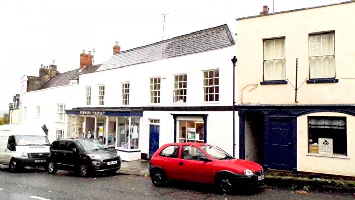 2 Bedroom Flat To Rent In High Street, Newnham, GL14
