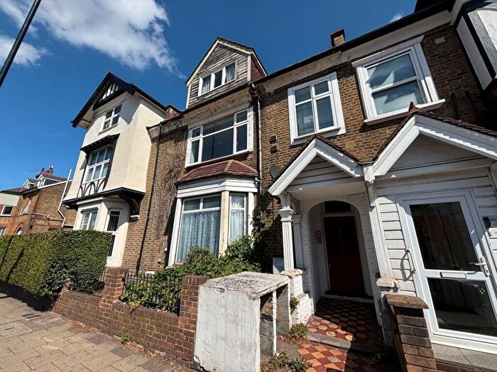 2 Bedroom Flat For Sale In Tweedy Road, Bromley, BR1