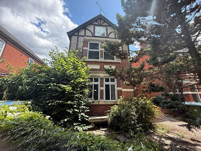 2 Bedroom Flat To Rent In Furzedown Road, SO17