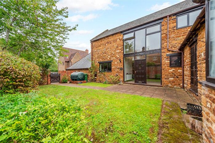 4 Bedroom Barn Conversion To Rent In Poplars Close, Blakesley, Towcester, Northamptonshire, NN12