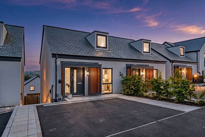 3 Bedroom Semi-Detached House For Sale In Applegate Way, Kingsbridge, TQ7