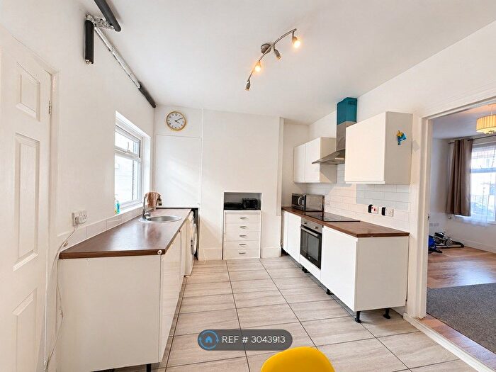 2 Bedroom Semi-Detached House To Rent In Hazel Road, Erith, DA8