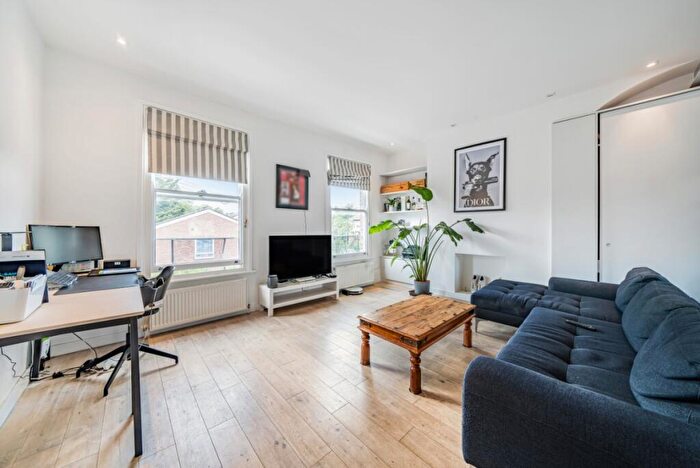 2 Bedroom Property To Rent In Chivalry Road, Battersea, London, SW11
