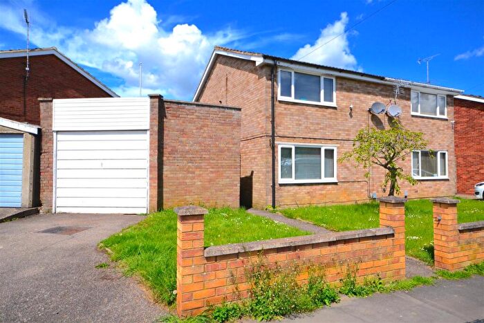 3 Bedroom Semi-Detached House For Sale In Blackfriars, Rushden, NN10