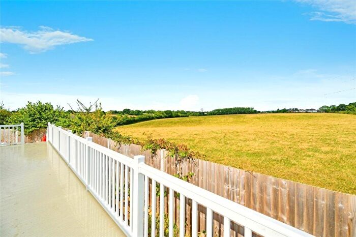 2 Bedroom Park Home For Sale In Two Bed Park Home, Hillcrest Residential Park, Manor Road, Luton, Bedfordshire, LU1