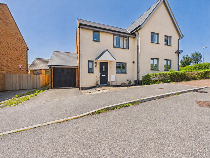 3 Bedroom Semi-Detached House For Sale In Shorelark Way, Bude, EX23