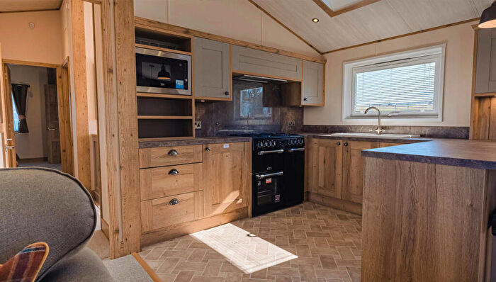 2 Bedroom Park Home For Sale In Fowey, Cornwall, PL23