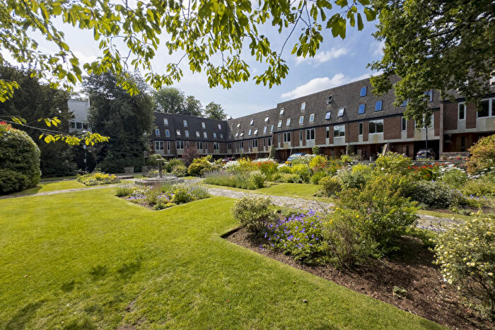 4 Bedroom Town House For Sale In Woodhall Road, Townhouse No, Edinburgh, EH13