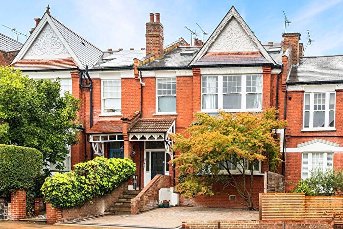 2 Bedroom Flat For Sale In Alexandra Park Road, Muswell Hill, London, N10