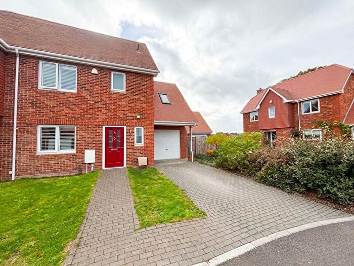 3 Bedroom Semi-Detached House For Sale In Morgan Close, Downton, SP5