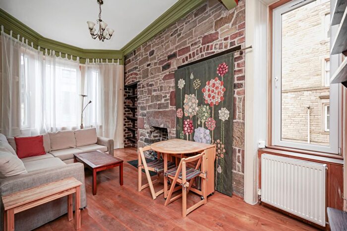 2 Bedroom Flat For Sale In / Rodney Street, Canonmills, Edinburgh, EH7