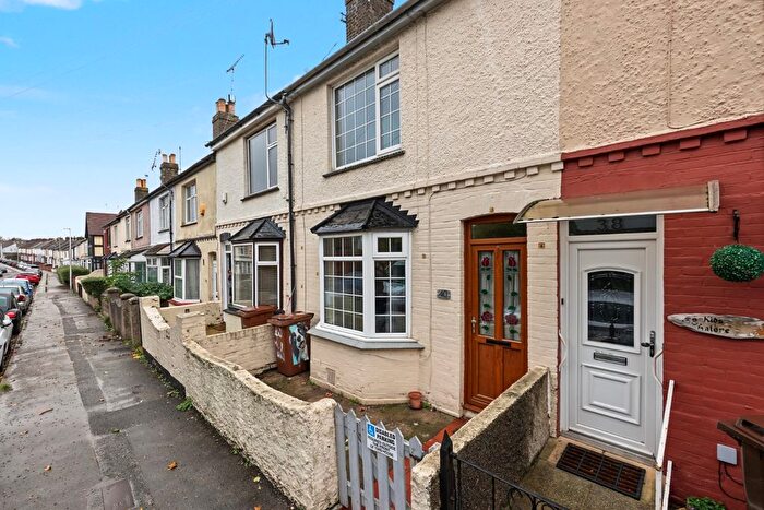 2 Bedroom Terraced House To Rent In Maple Avenue, Gillingham, ME7