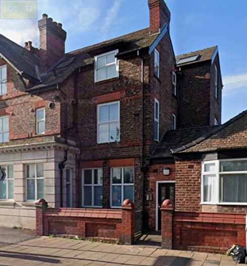 2 Bedroom Flat To Rent In Railway Road, Urmston, M41