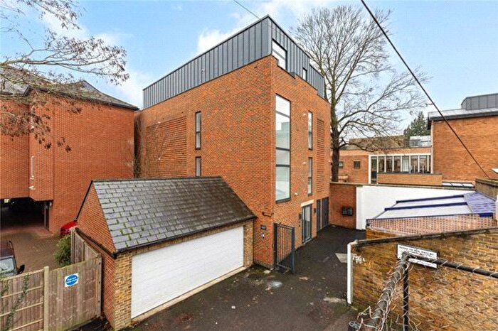 1 Bedroom Flat For Sale In Primrose House, Churchfield Road, Weybridge, KT13