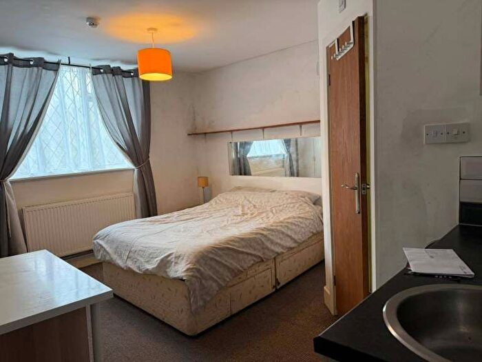 5 Bedroom Terraced House To Rent In High Street, Pensnett, DY5