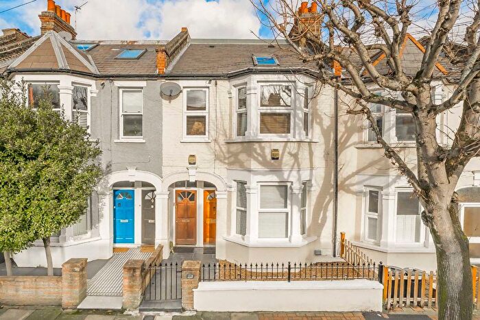2 Bedroom Flat To Rent In Strathville Road, Earlsfield, SW18