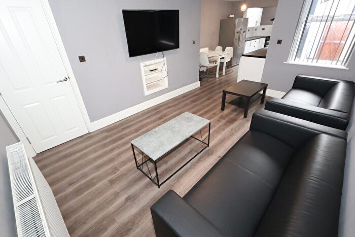 6 Bedroom Terraced House To Rent In Albert Edward Road, Liverpool, L7