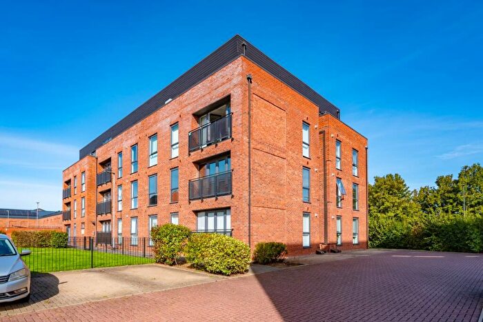2 Bedroom Apartment For Sale In Somerset Close, Derby, DE22