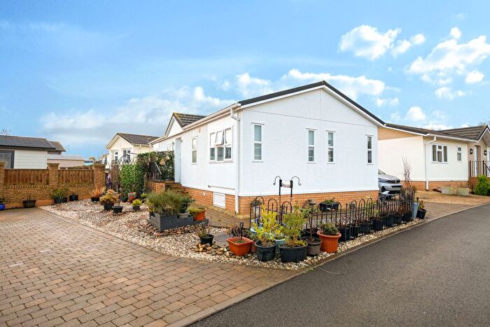 2 Bedroom Mobile/park Home For Sale In Meadowlands Court, Poundstock, Bude, Cornwall, EX23