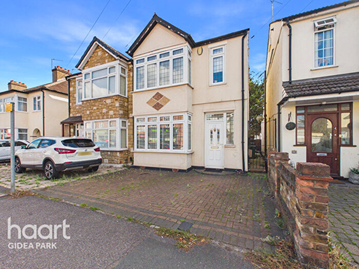 3 Bedroom Semi-Detached House For Sale In Heath Park Road, Gidea Park, RM2