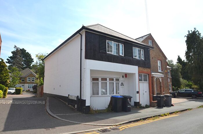 5 Bedroom Detached House To Rent In Harvest Road, Englefield Green, TW20