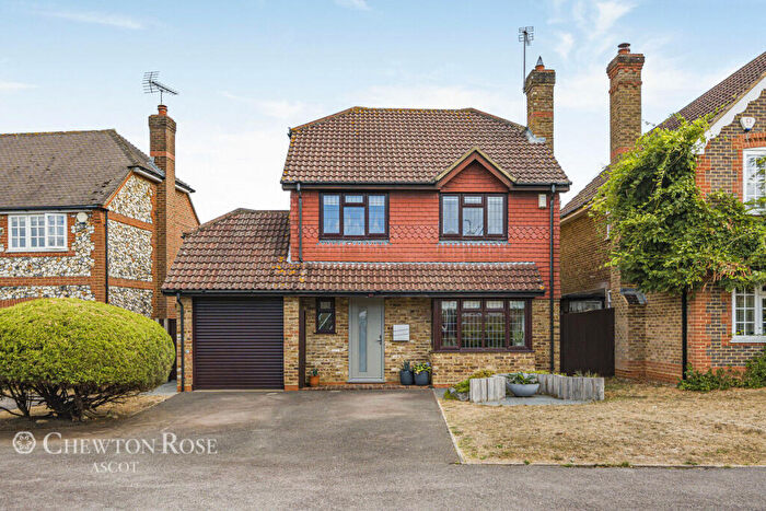 4 Bedroom Detached House For Sale In Carnation Drive, Winkfield Row, RG42