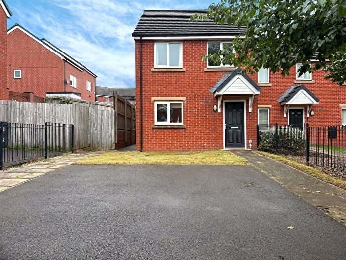 3 Bedroom Semi-Detached House For Sale In Northcote Avenue, Derker, Oldham, OL1