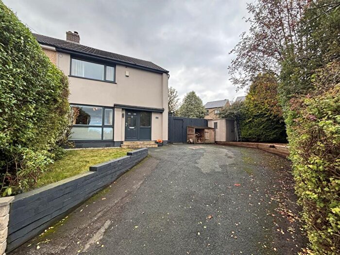 3 Bedroom Semi-Detached House For Sale In Eastwood Grove, Halifax, HX2