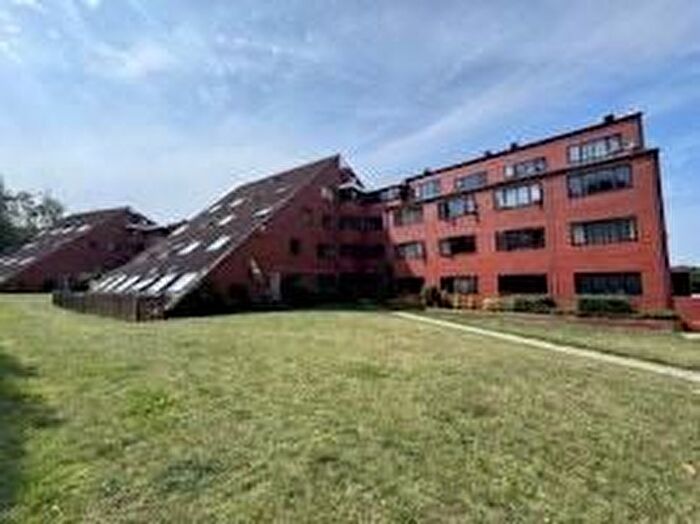 1 Bedroom Flat For Sale In Pyramid Close, Northampton, NN3