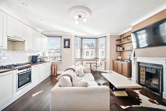 2 Bedroom Flat To Rent In Tournay Road, London, SW6