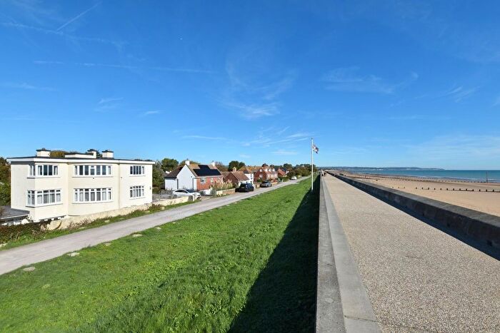 8 Bedroom Detached House For Sale In Sea Wall, Dymchurch, TN29