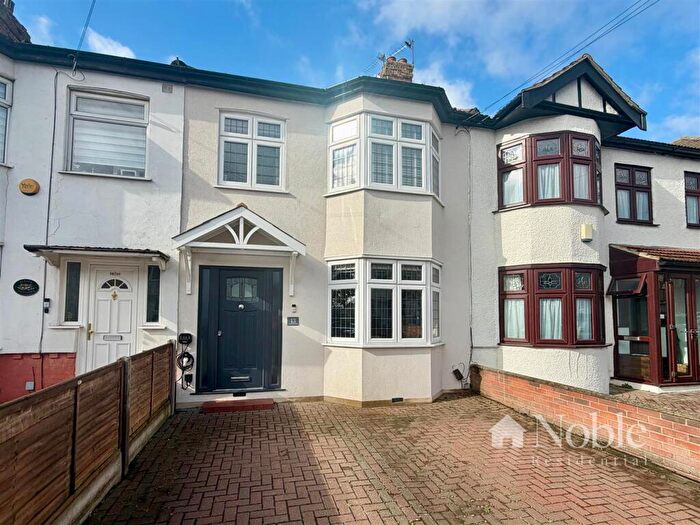 3 Bedroom Terraced House For Sale In Northdown Road, Hornchurch, RM11